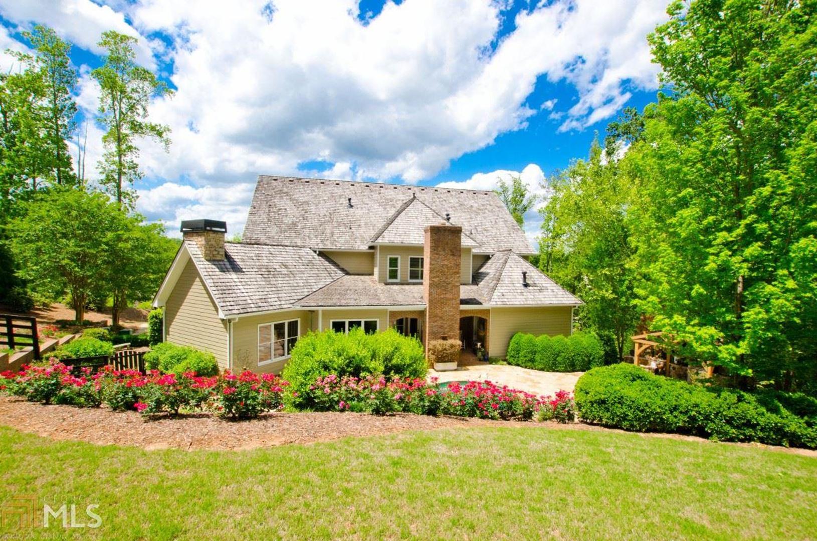 Six Hills - Residential