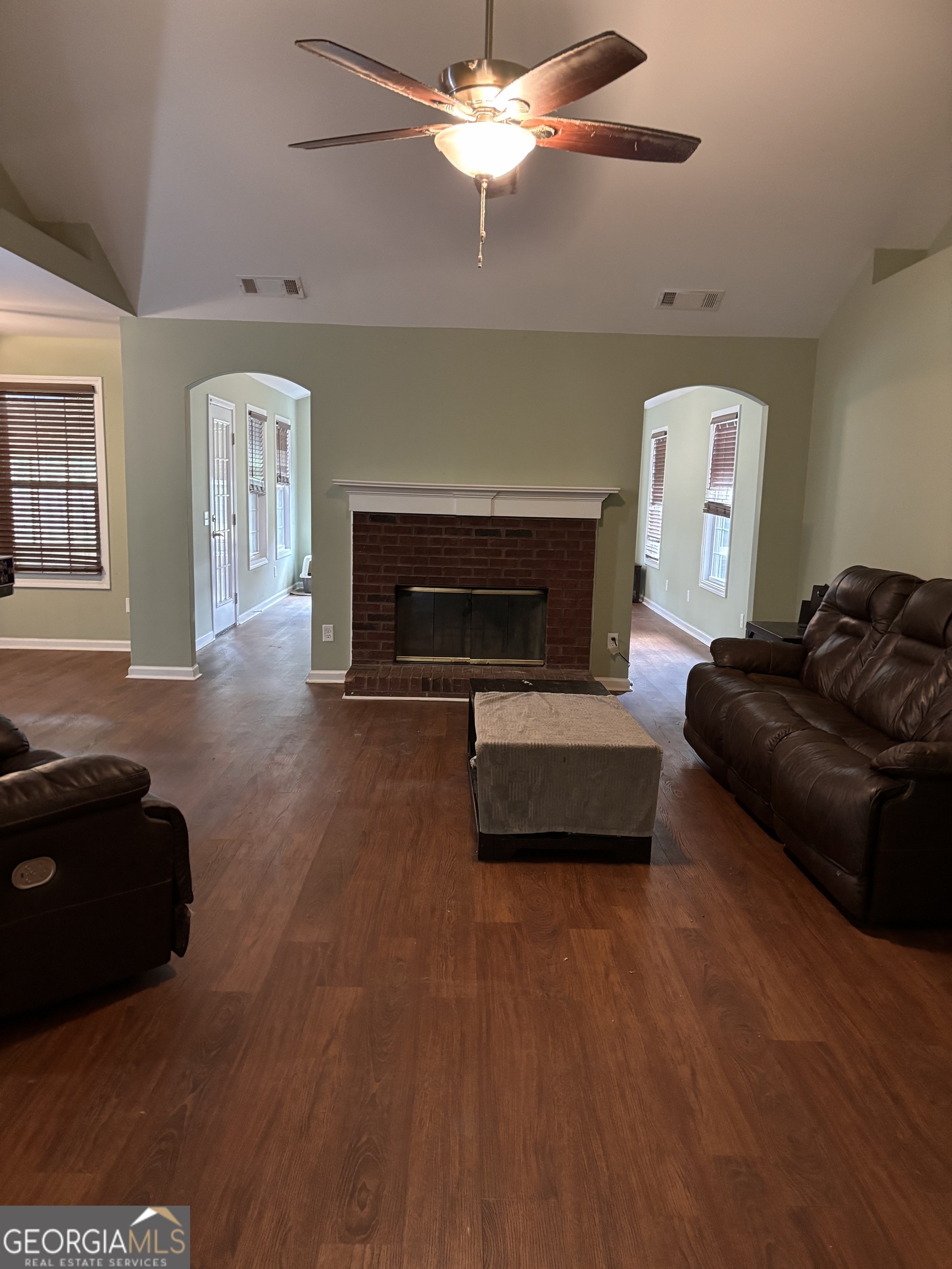 254 Taylor LN
