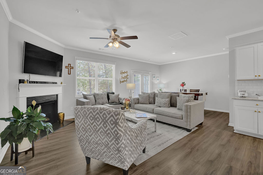 736 Woodstock Grove DR