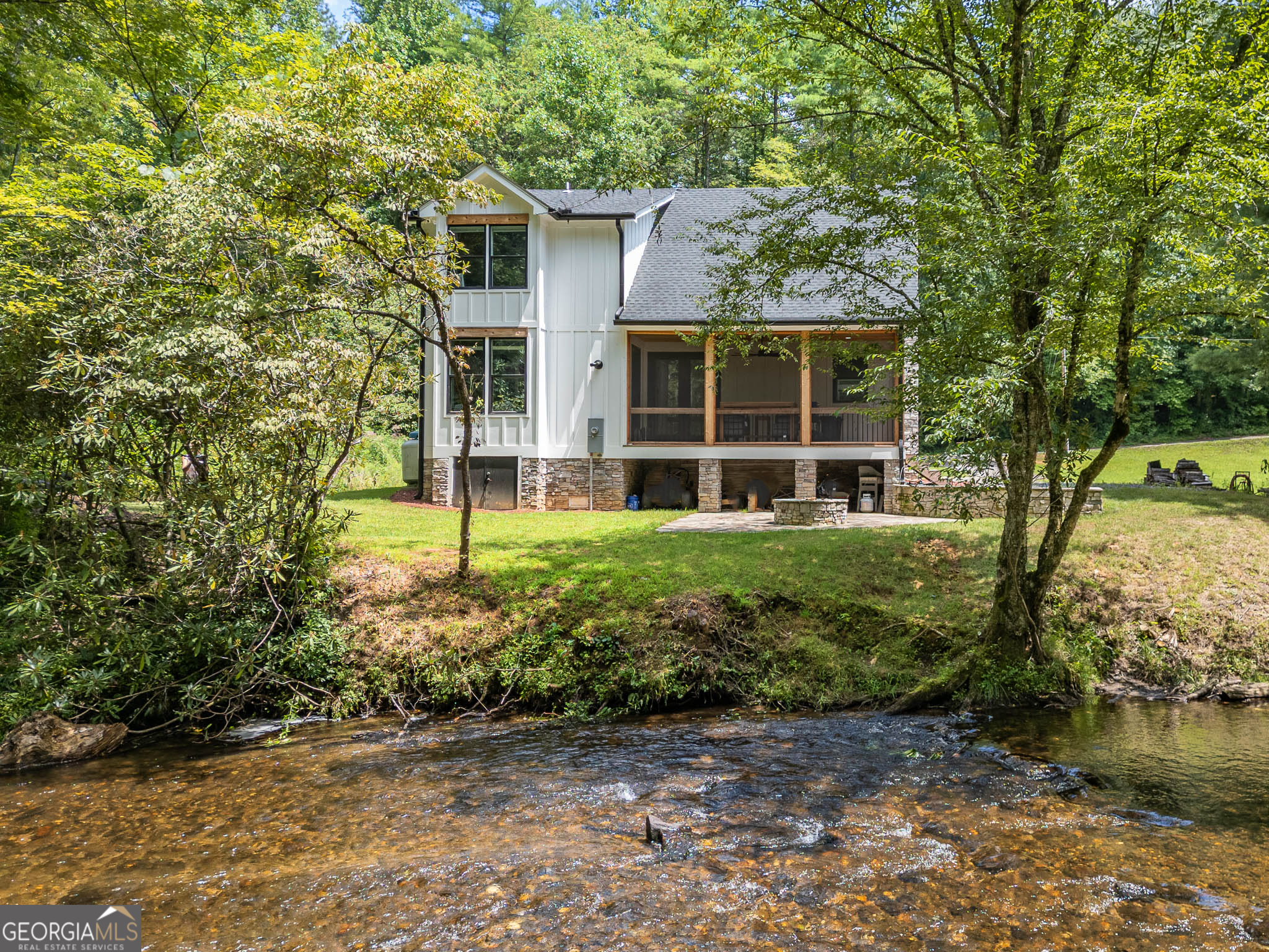 241 Riverview DR