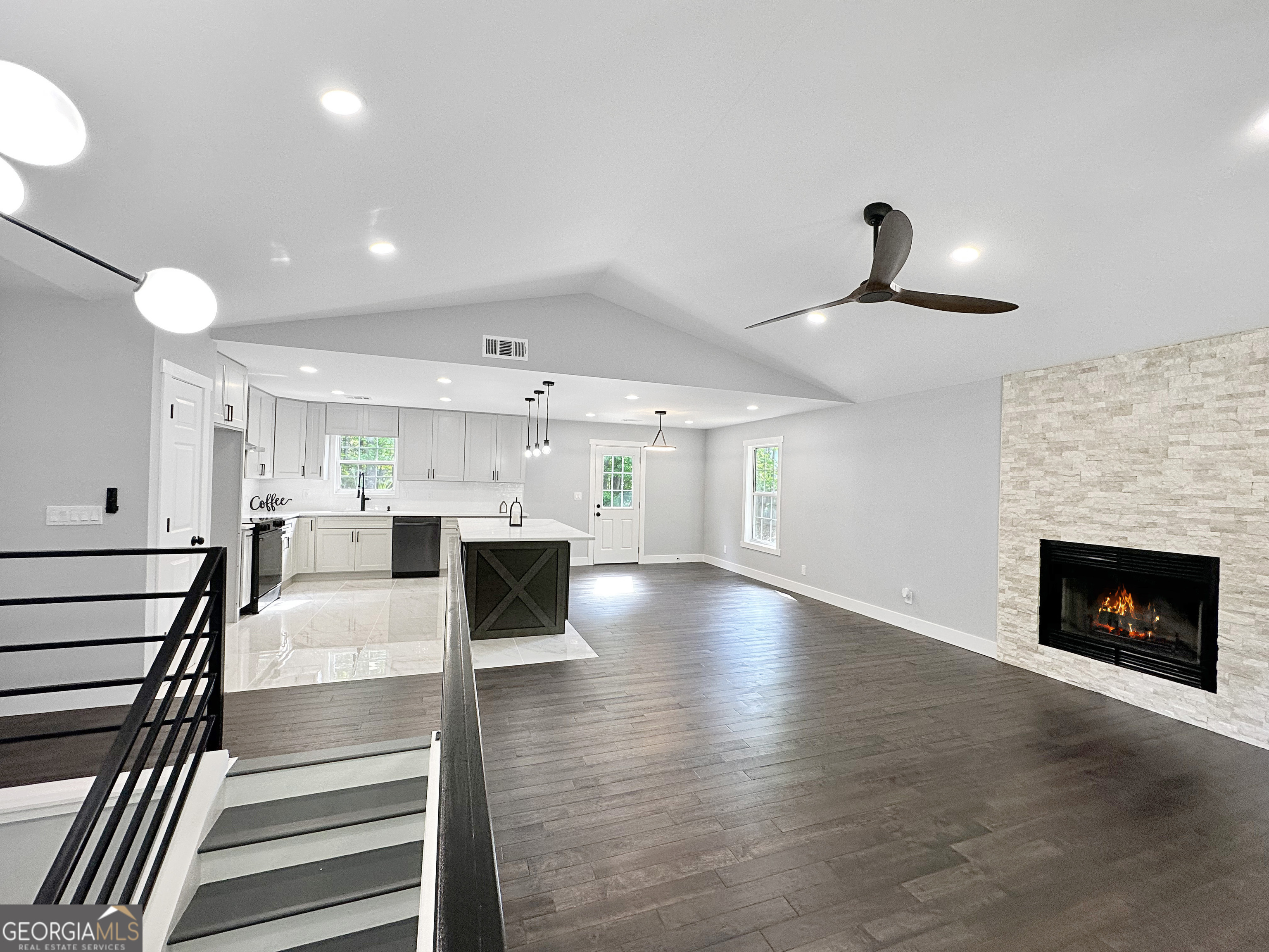 319 PRIMROSE LN