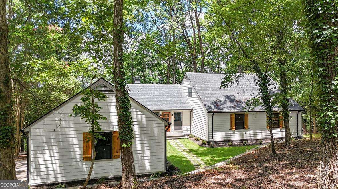 3710 Country Estate DR NW