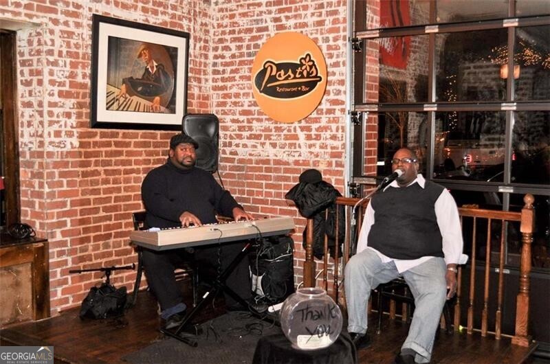 Roswell, Georgia 30075, United States, 6 Bedrooms Bedrooms, ,4 BathroomsBathrooms,Residential,Pending,212312