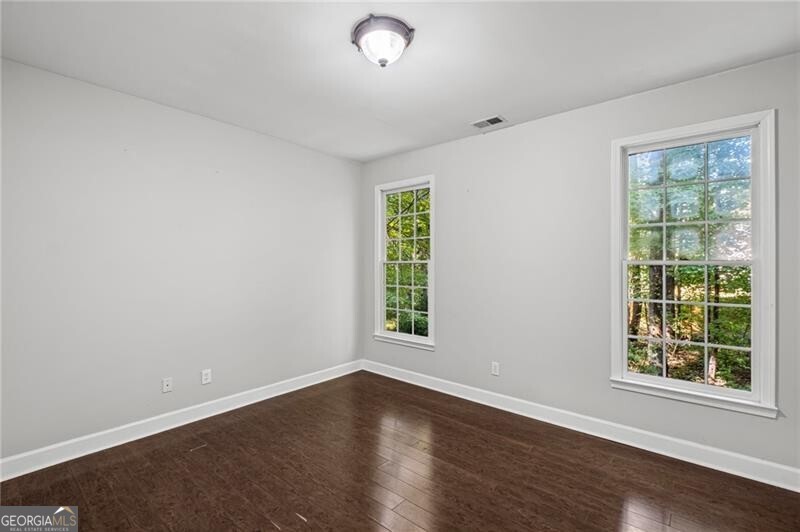 Roswell, Georgia 30075, United States, 6 Bedrooms Bedrooms, ,4 BathroomsBathrooms,Residential,Pending,212312