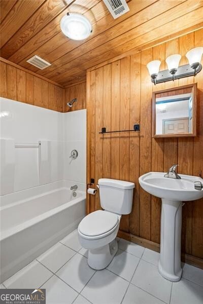 Roswell, Georgia 30075, United States, 6 Bedrooms Bedrooms, ,4 BathroomsBathrooms,Residential,Pending,212312