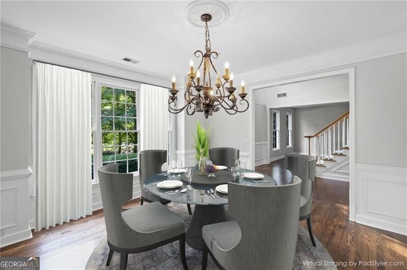 Roswell, Georgia 30075, United States, 6 Bedrooms Bedrooms, ,4 BathroomsBathrooms,Residential,Pending,212312