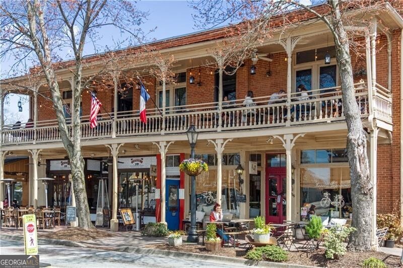 Roswell, Georgia 30075, United States, 6 Bedrooms Bedrooms, ,4 BathroomsBathrooms,Residential,Pending,212312