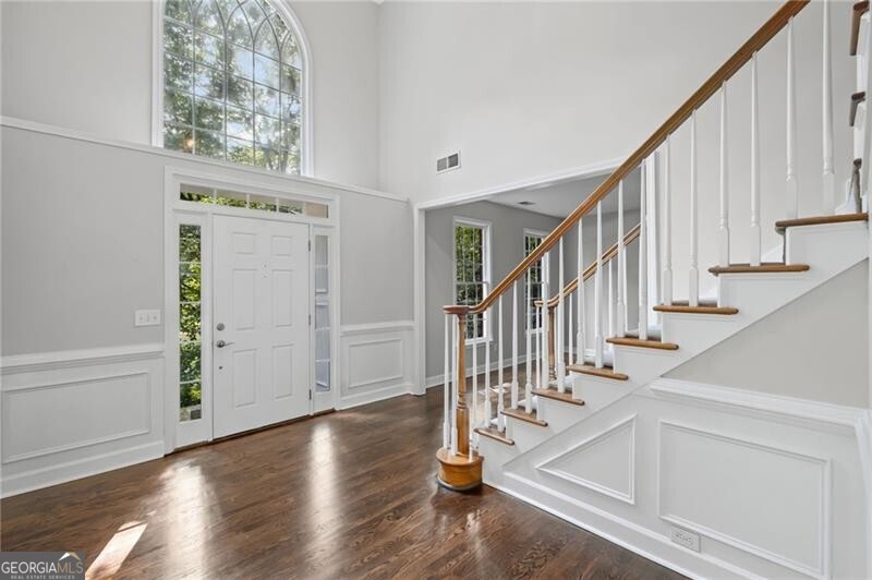 Roswell, Georgia 30075, United States, 6 Bedrooms Bedrooms, ,4 BathroomsBathrooms,Residential,Pending,212312