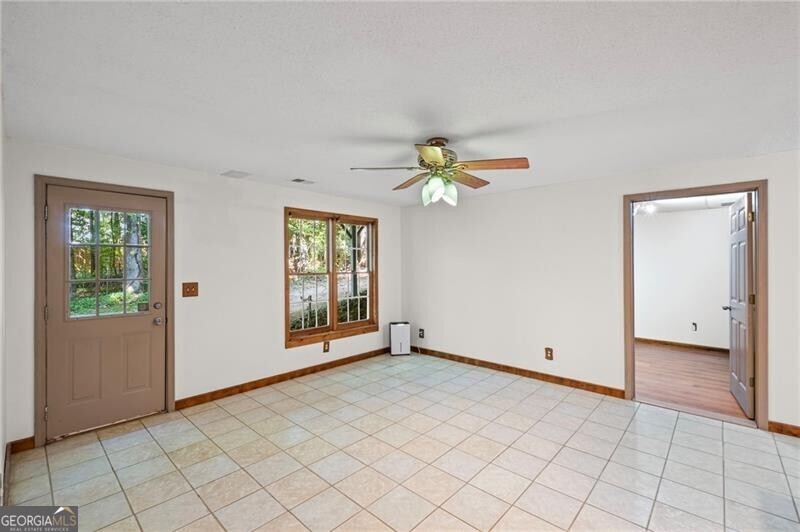 Roswell, Georgia 30075, United States, 6 Bedrooms Bedrooms, ,4 BathroomsBathrooms,Residential,Pending,212312