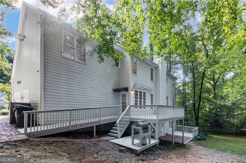 Roswell, Georgia 30075, United States, 6 Bedrooms Bedrooms, ,4 BathroomsBathrooms,Residential,Pending,212312