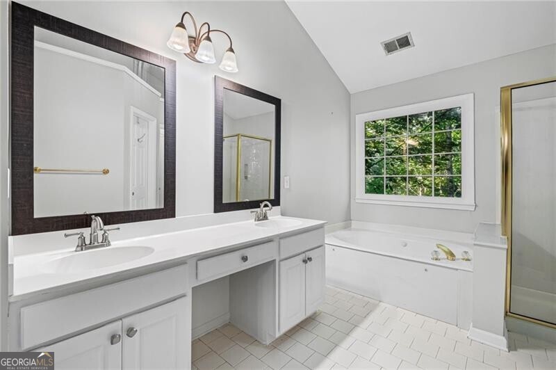 Roswell, Georgia 30075, United States, 6 Bedrooms Bedrooms, ,4 BathroomsBathrooms,Residential,Pending,212312