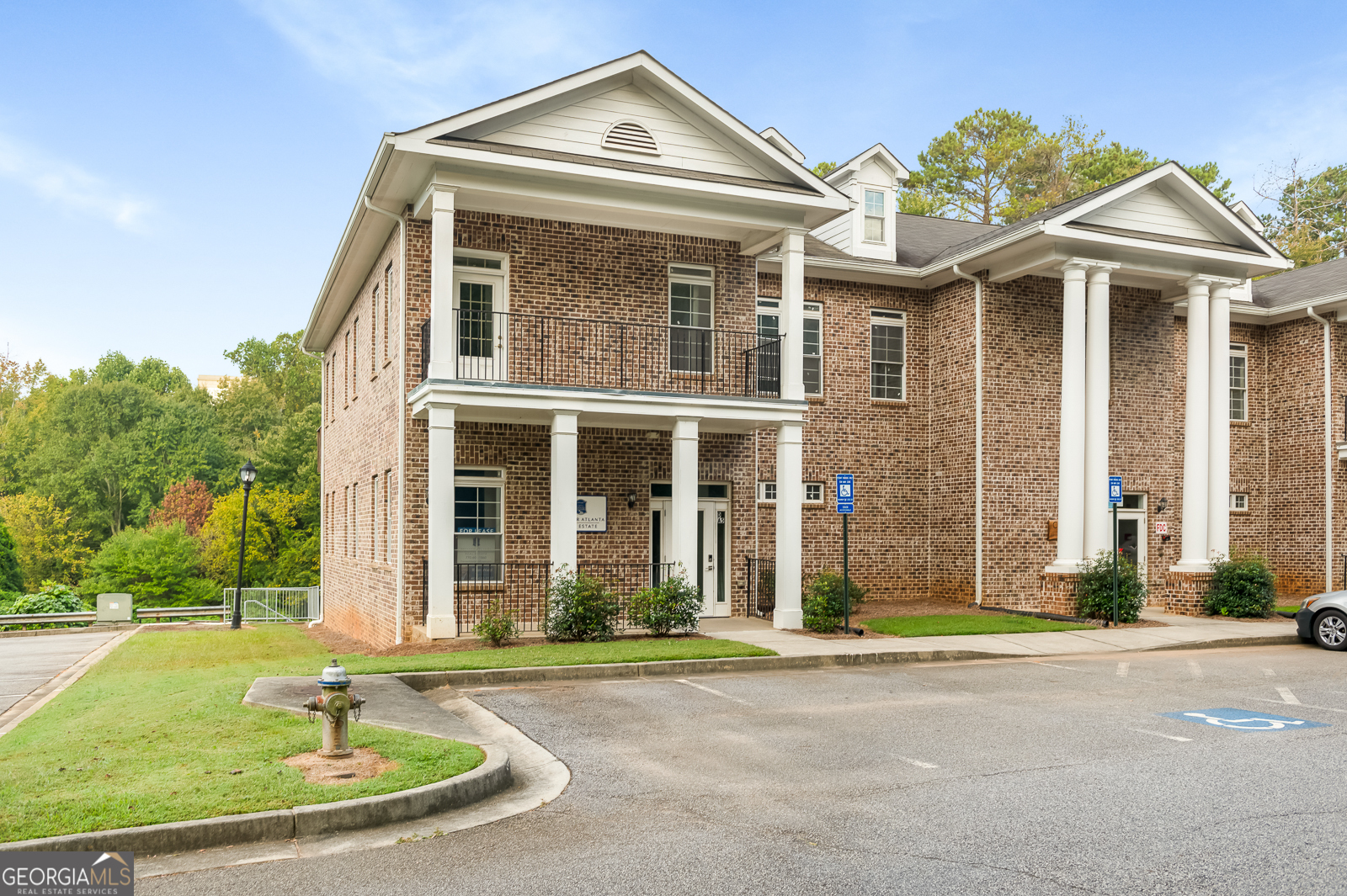 Atlantic Commons - Commercial Lease