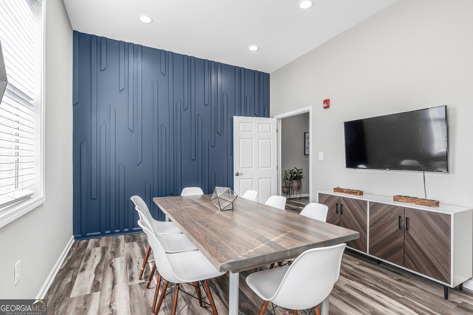 Atlantic Commons - Commercial Lease