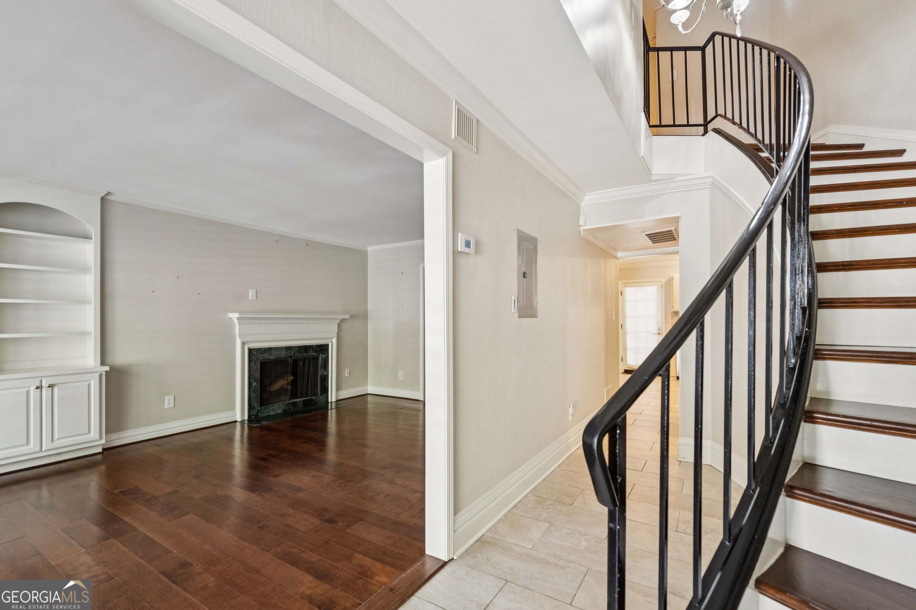 Round Hill Condominiums - Residential