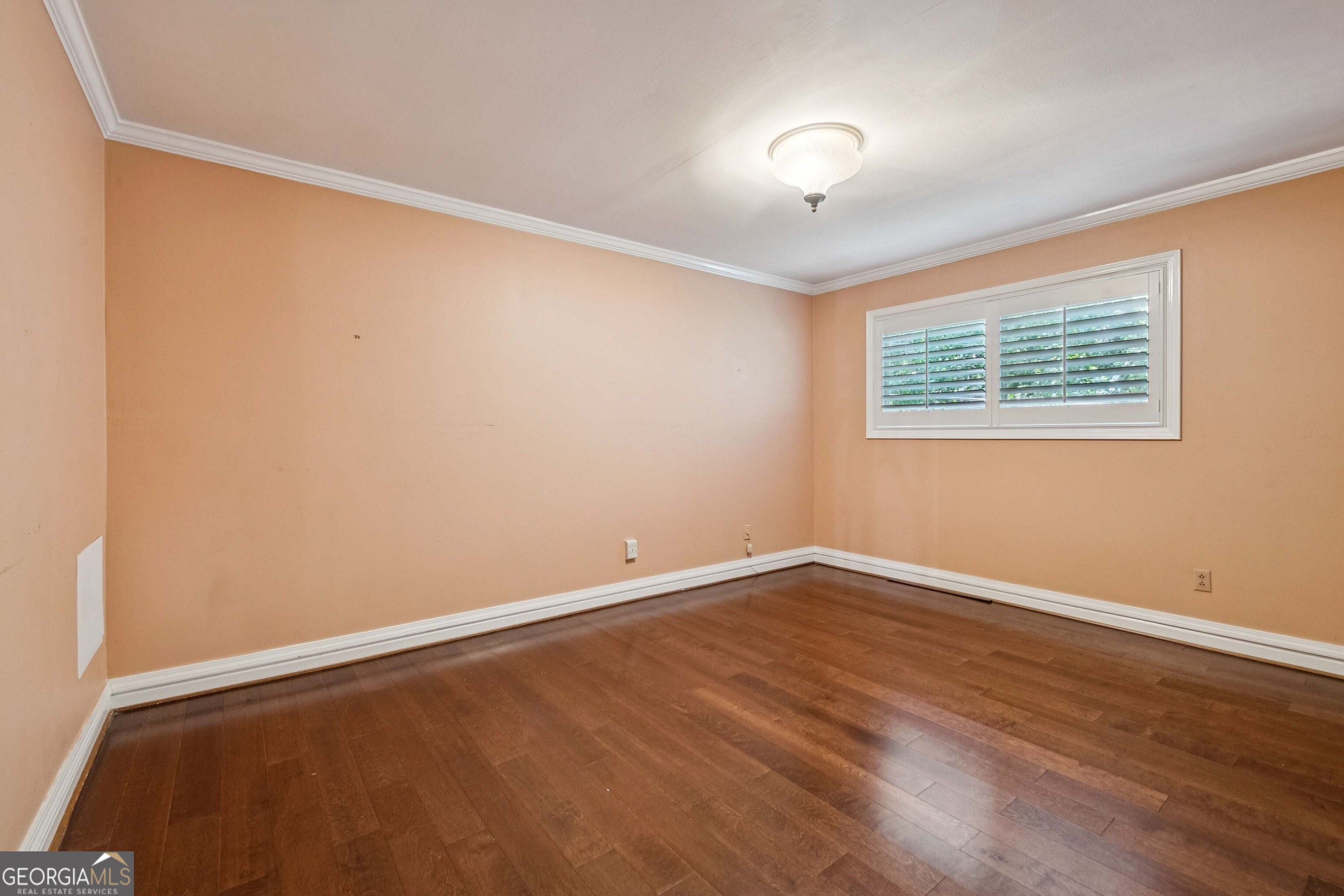 Round Hill Condominiums - Residential