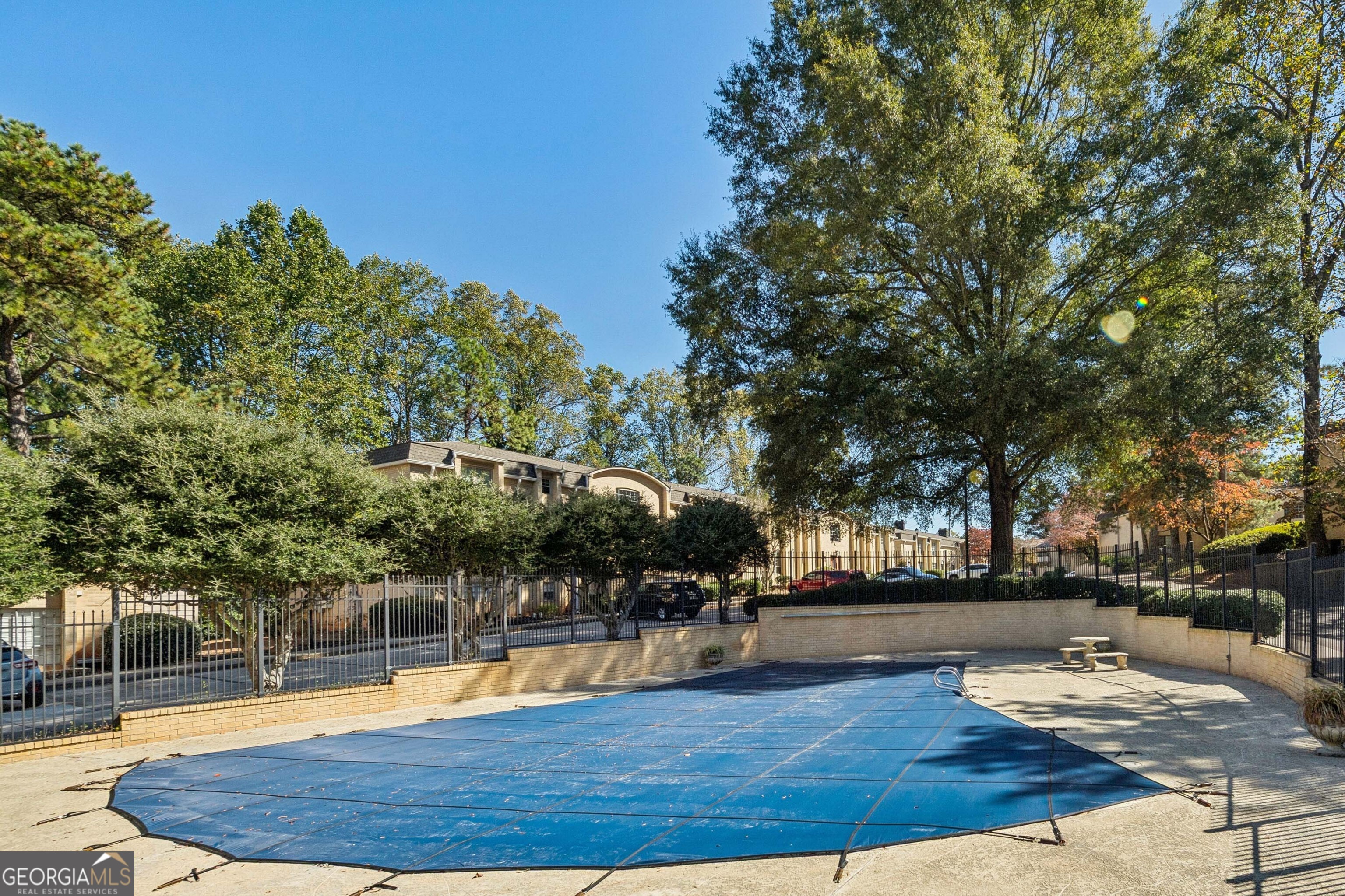 Round Hill Condominiums - Residential