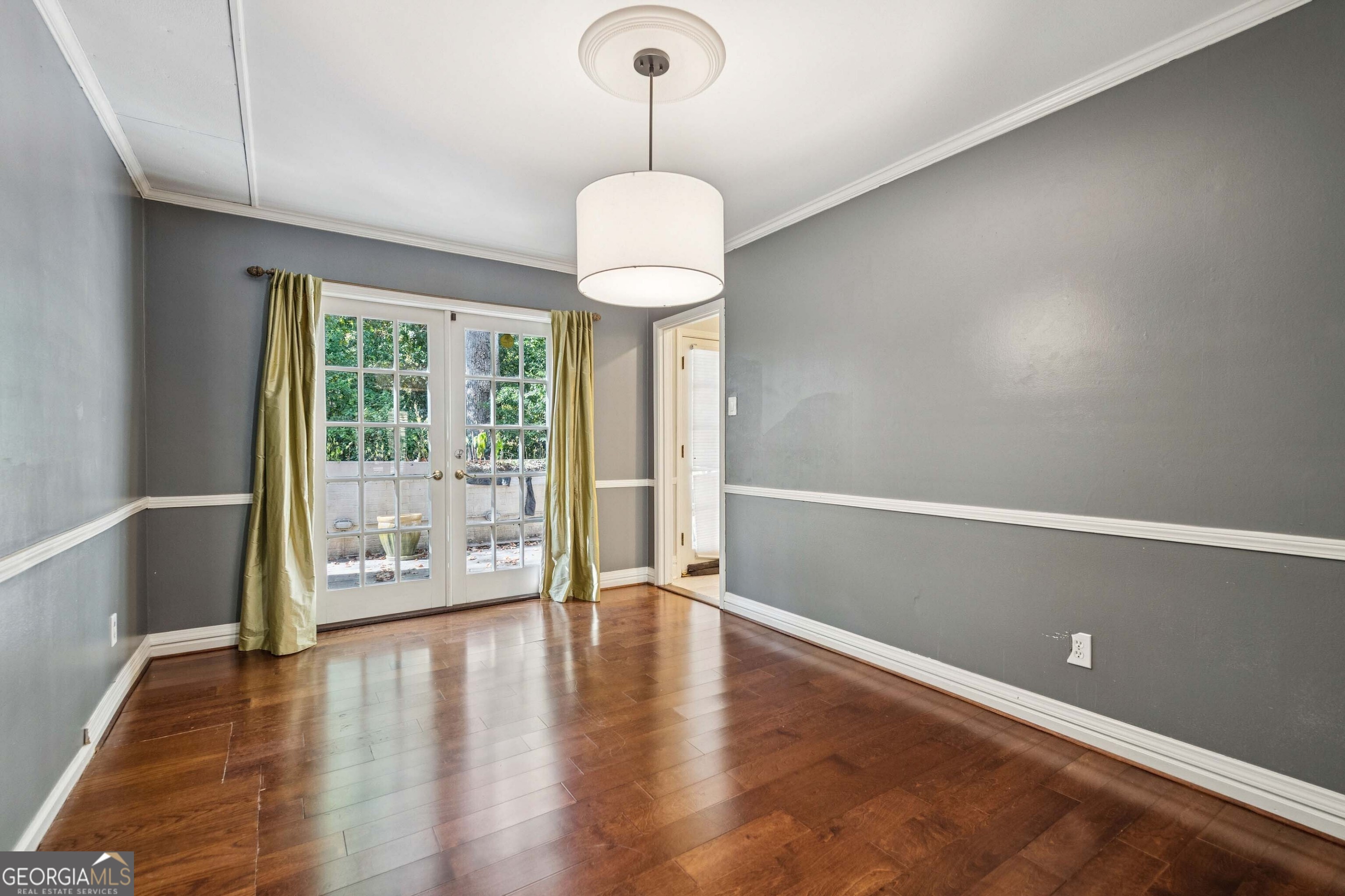 Round Hill Condominiums - Residential