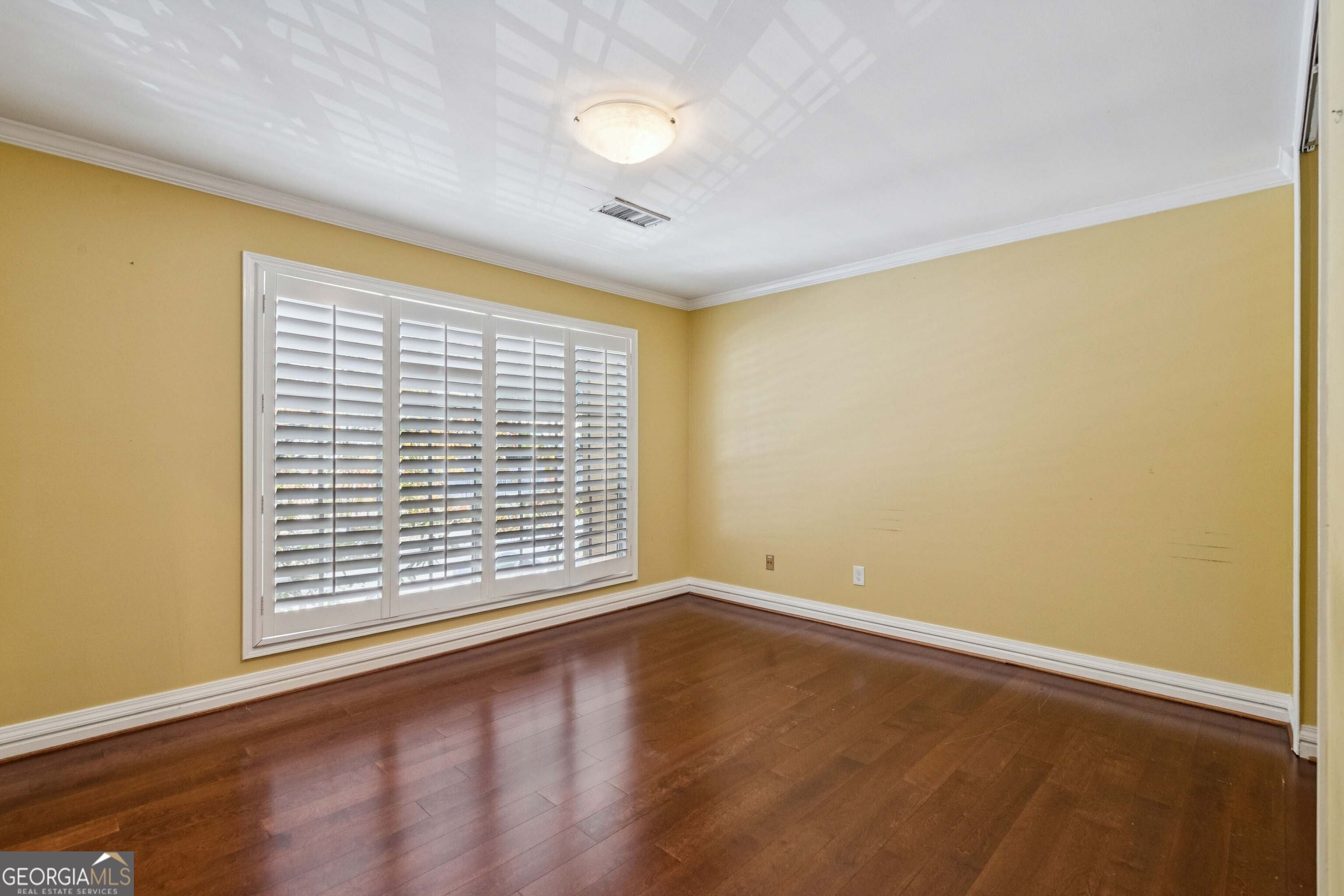 Round Hill Condominiums - Residential