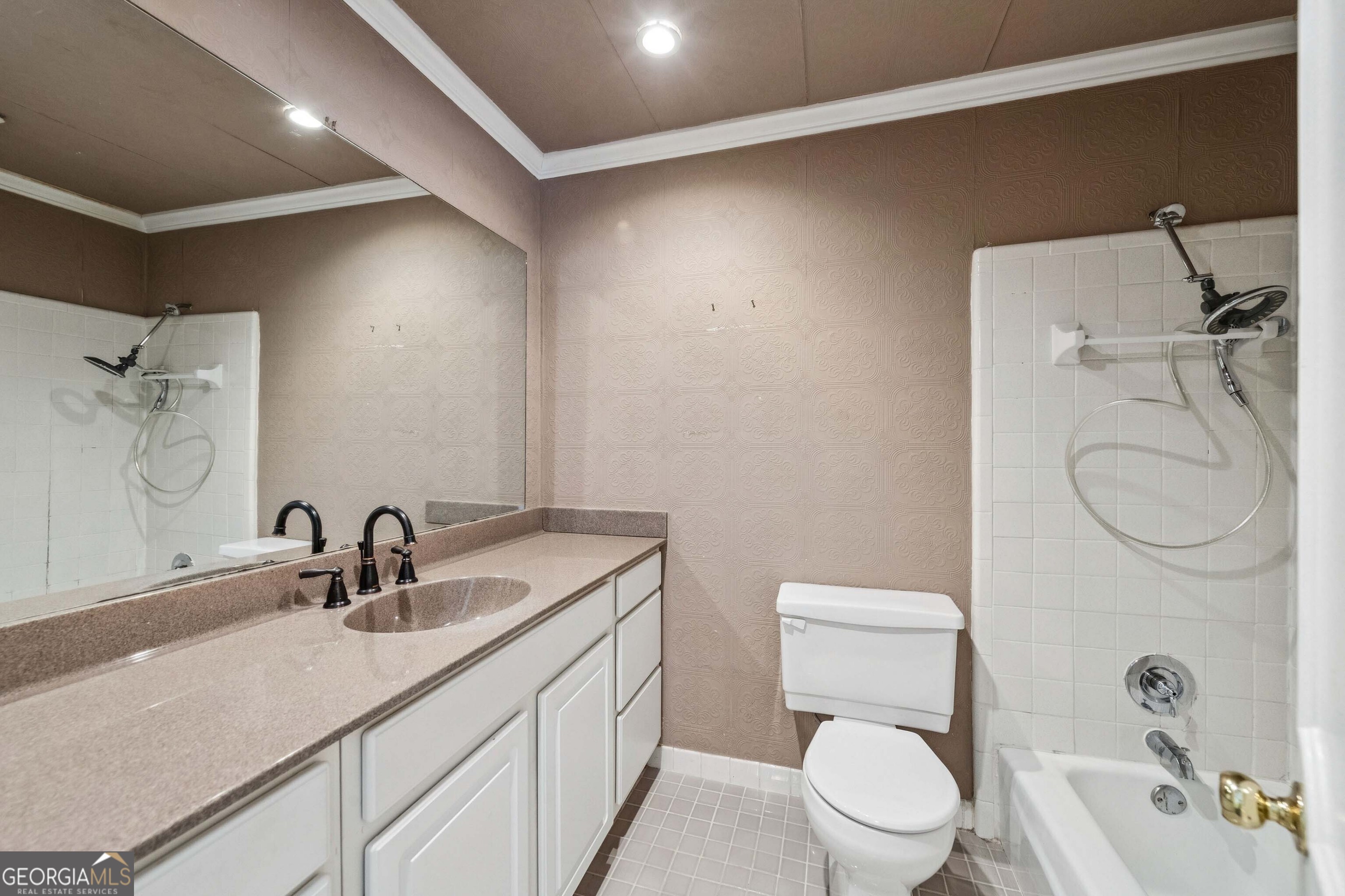 Round Hill Condominiums - Residential