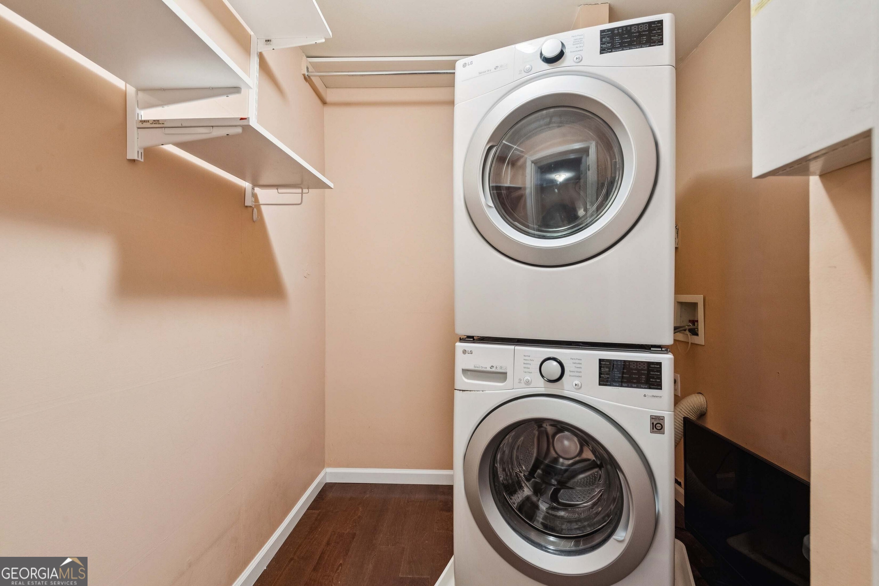 Round Hill Condominiums - Residential