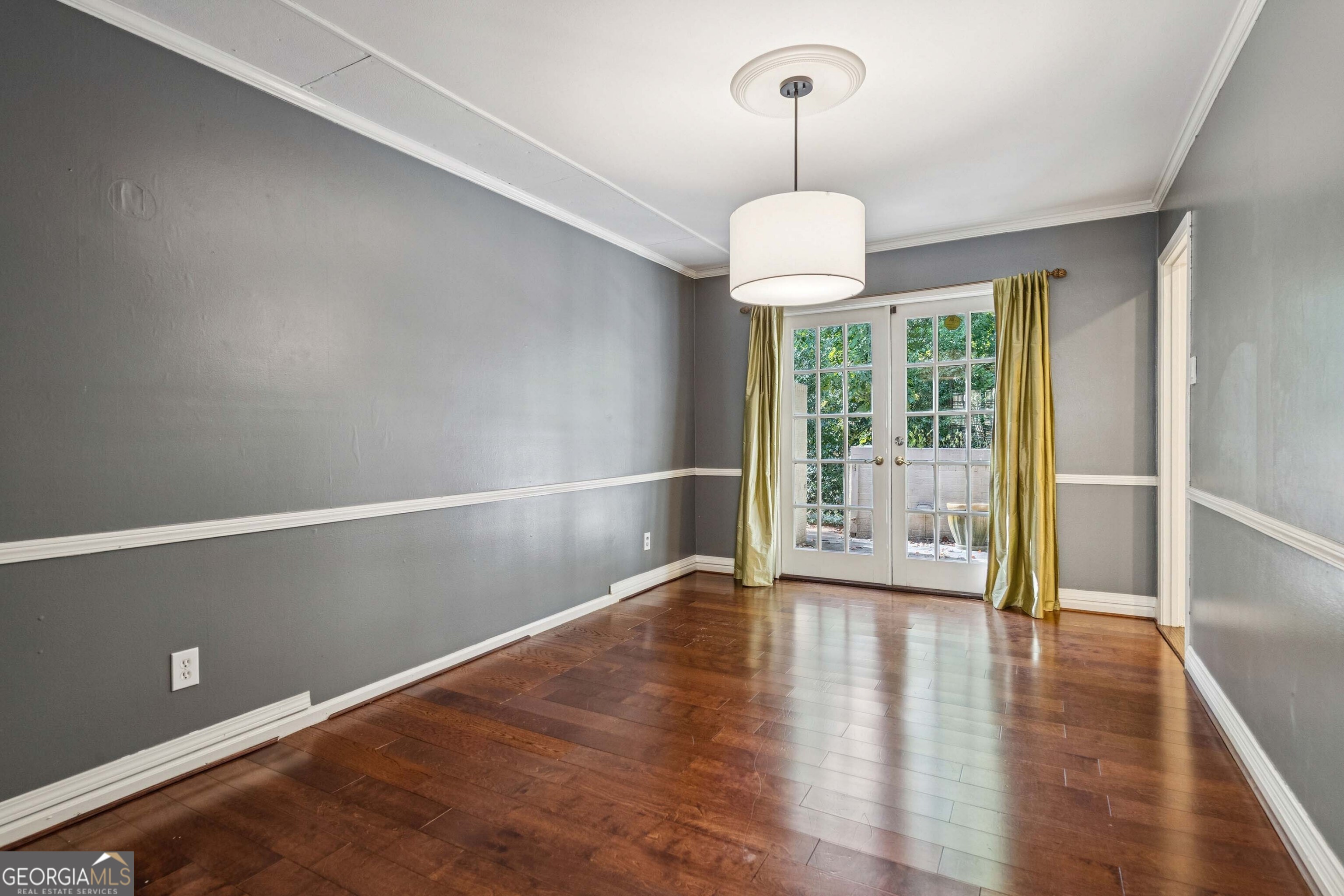 Round Hill Condominiums - Residential