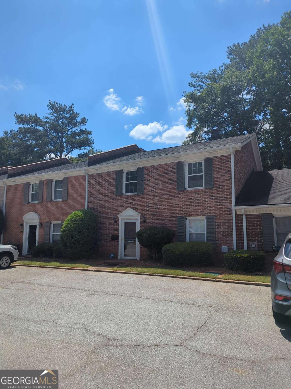 1634 Executive Park LN NE