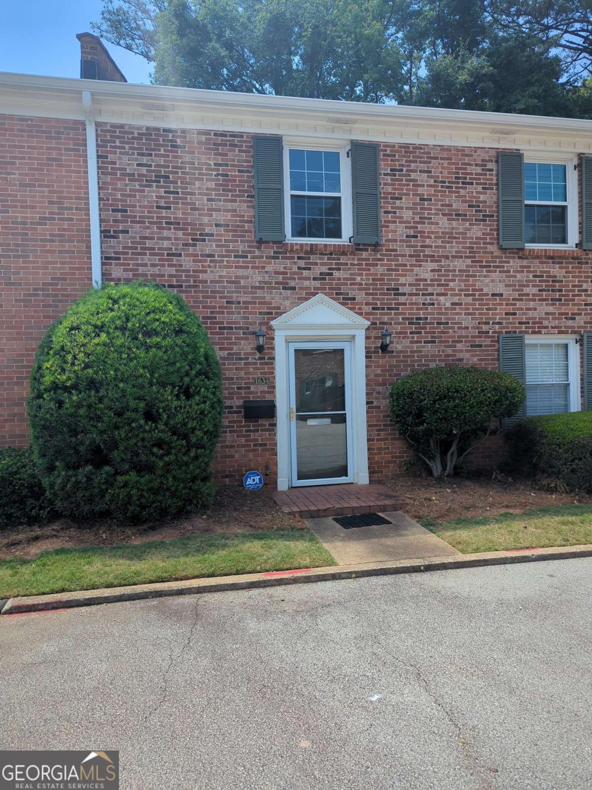 1634 Executive Park LN NE