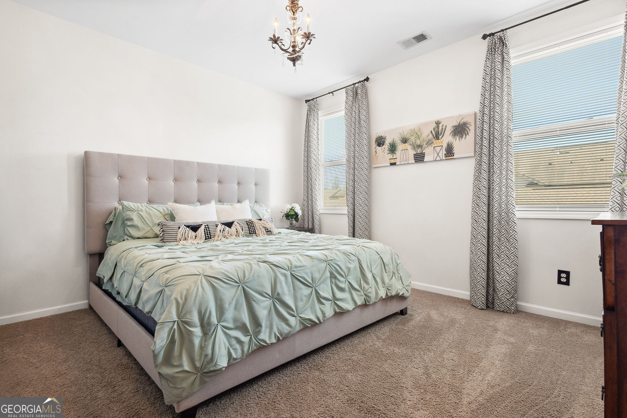 Alpharetta, Georgia 30005, United States, 3 Bedrooms Bedrooms, ,3 BathroomsBathrooms,Residential,Pending,79952