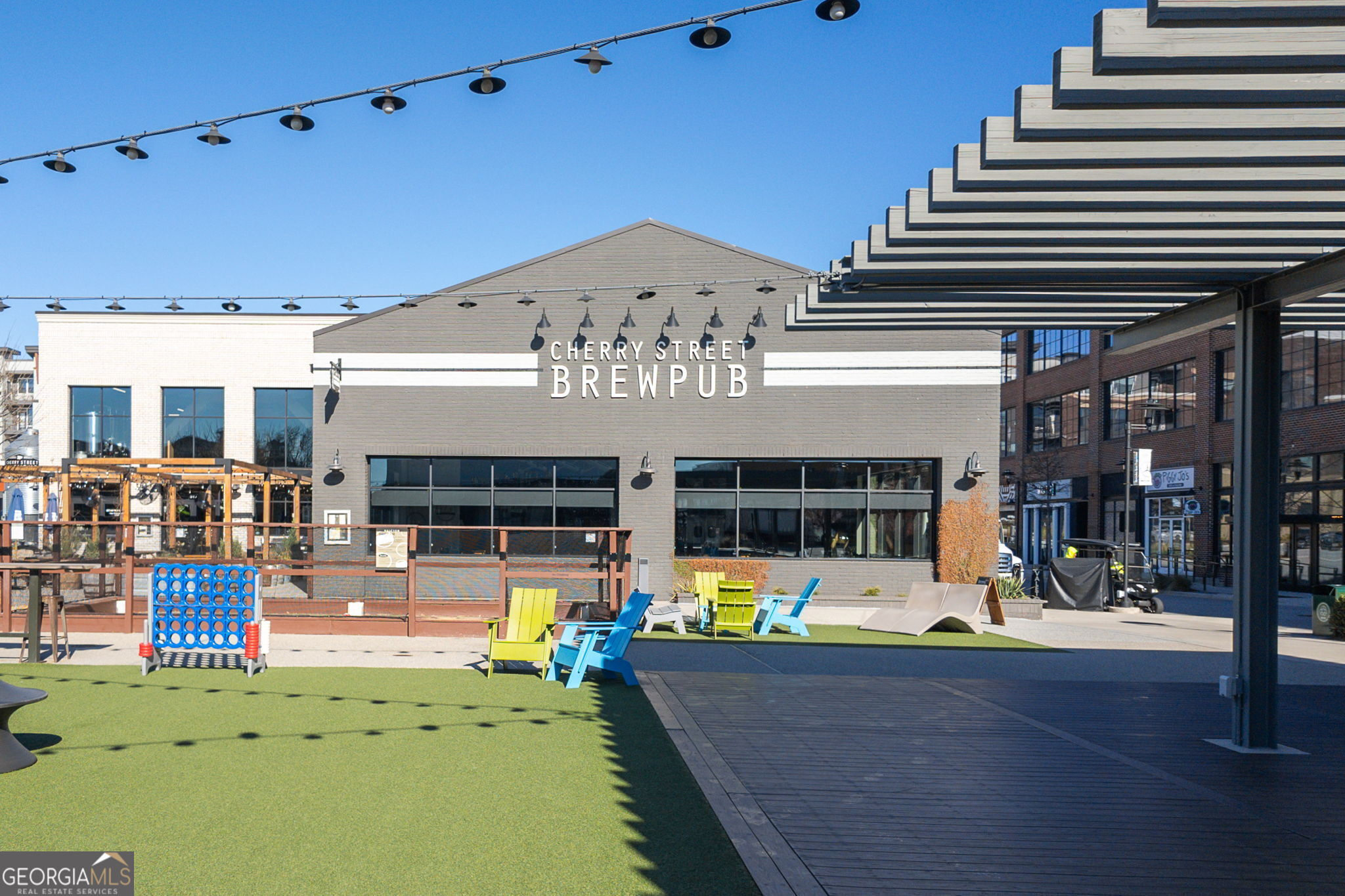 Alpharetta, Georgia 30005, United States, 3 Bedrooms Bedrooms, ,3 BathroomsBathrooms,Residential,Pending,79952