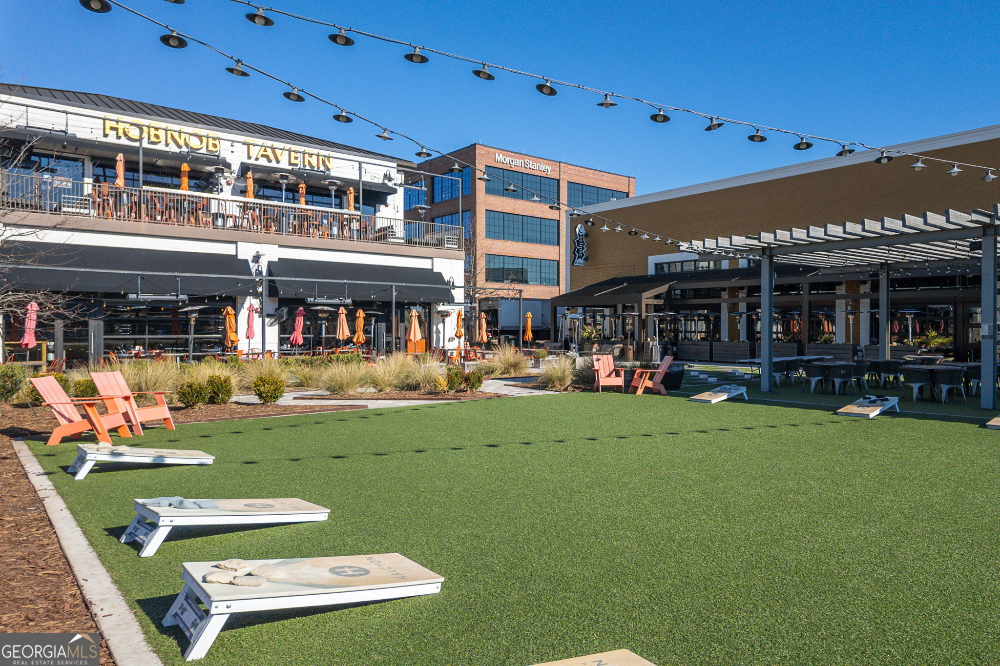 Alpharetta, Georgia 30005, United States, 3 Bedrooms Bedrooms, ,3 BathroomsBathrooms,Residential,Pending,79952