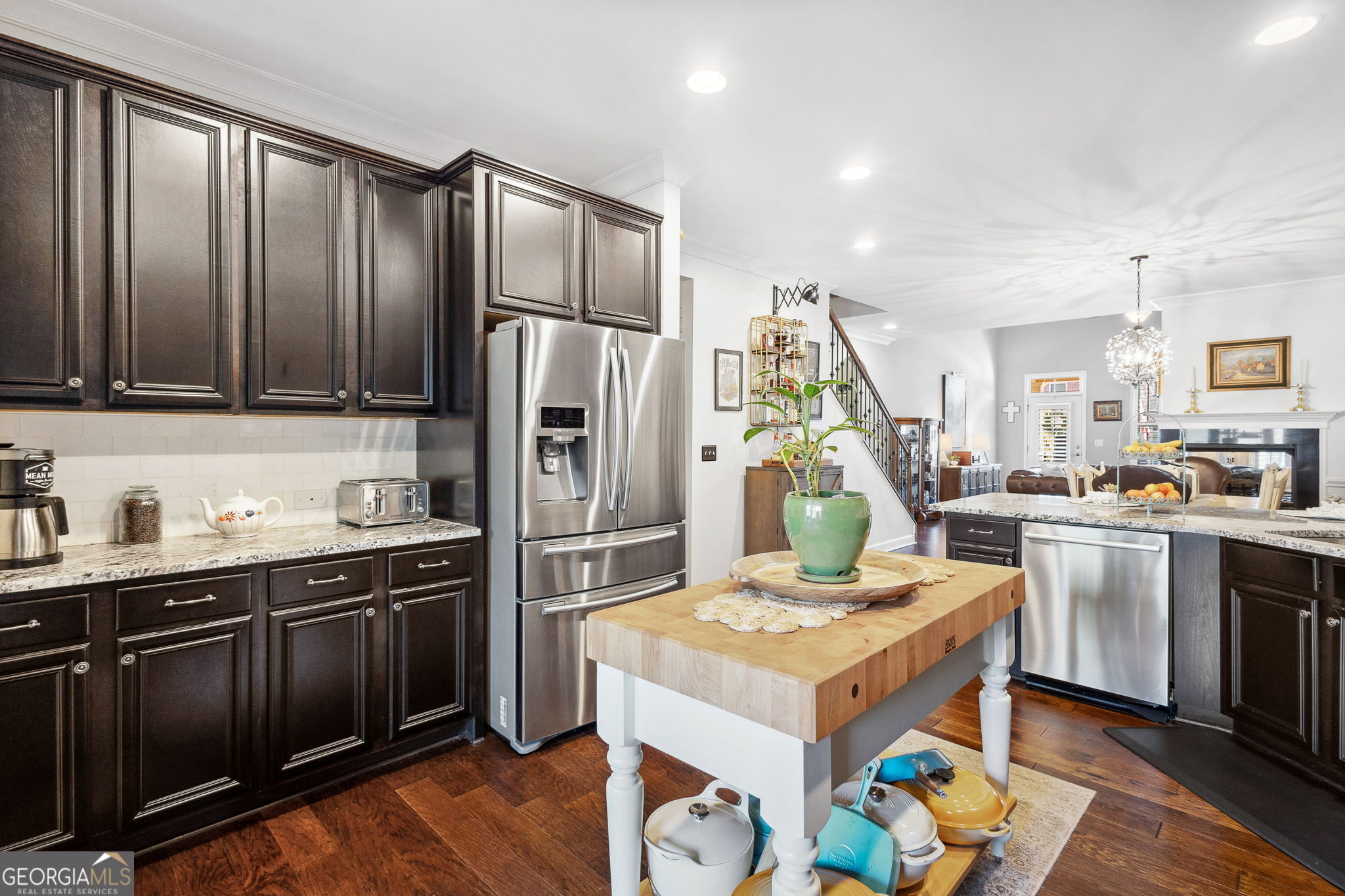 Alpharetta, Georgia 30005, United States, 3 Bedrooms Bedrooms, ,3 BathroomsBathrooms,Residential,Pending,79952