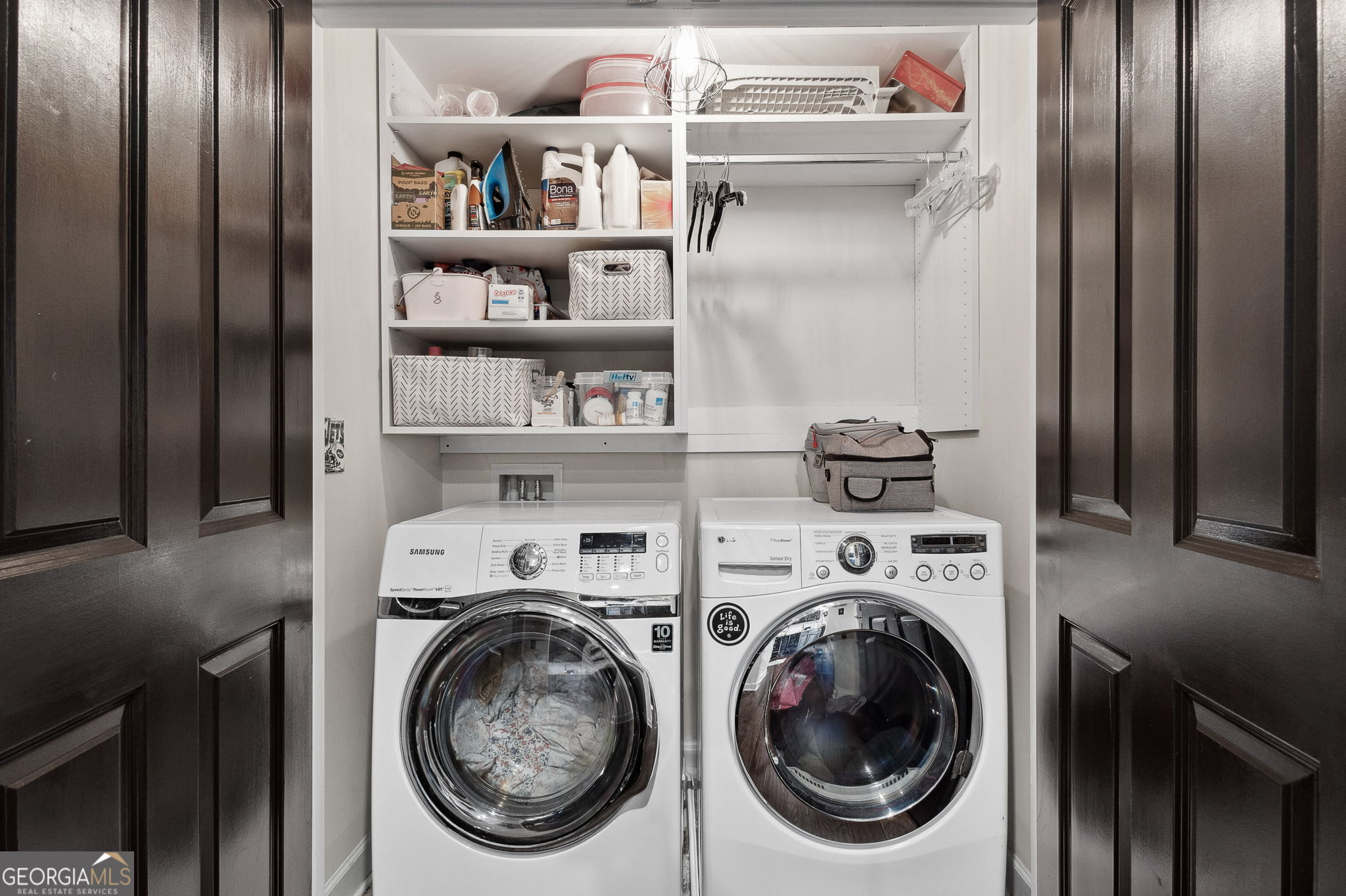 Alpharetta, Georgia 30005, United States, 3 Bedrooms Bedrooms, ,3 BathroomsBathrooms,Residential,Pending,79952