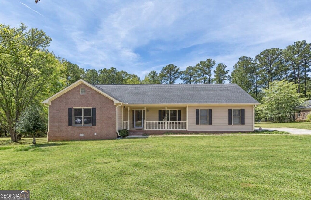 Photo of 110 Eastfield Court, Mcdonough, GA 30252 (MLS # 10847408)