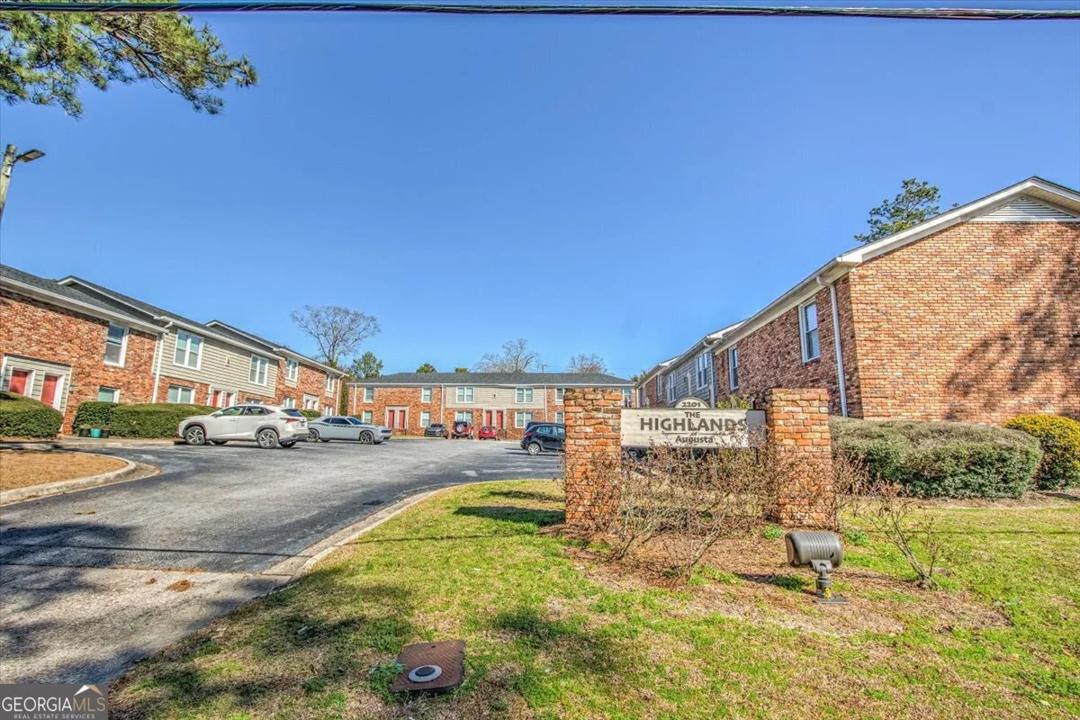 2201 Walden Drive Unit 18