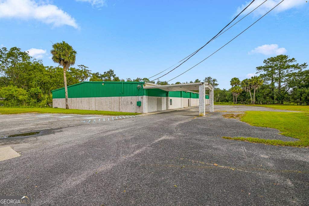 Photo of 3811 Darien Highway, Brunswick, GA 31525 (MLS # 10834472)
