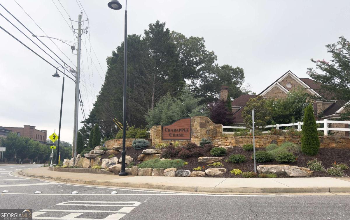 Crabapple Chase - Residential