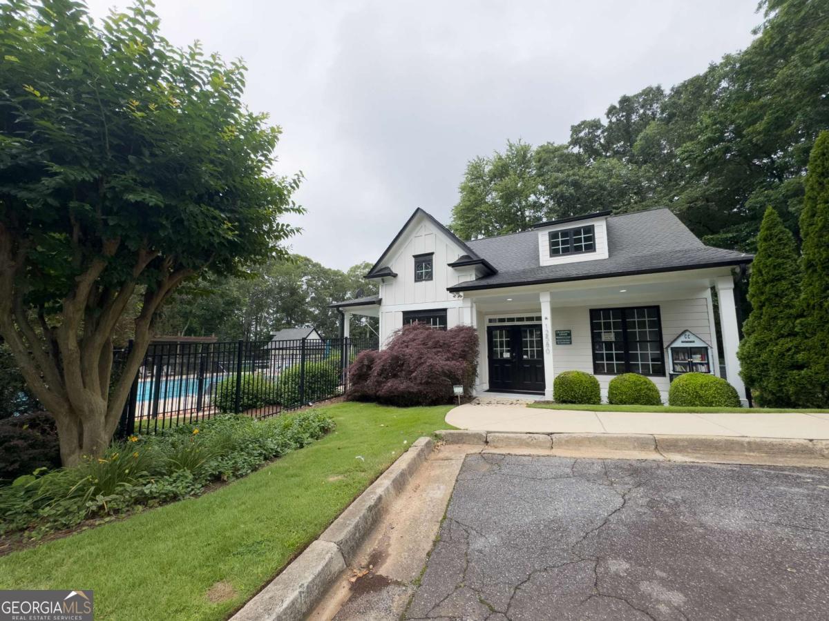 Crabapple Chase - Residential