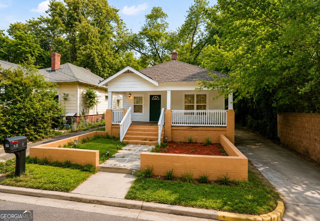 Photo of 635 Pebble Street, Macon, GA 31201 (MLS # 10766405)