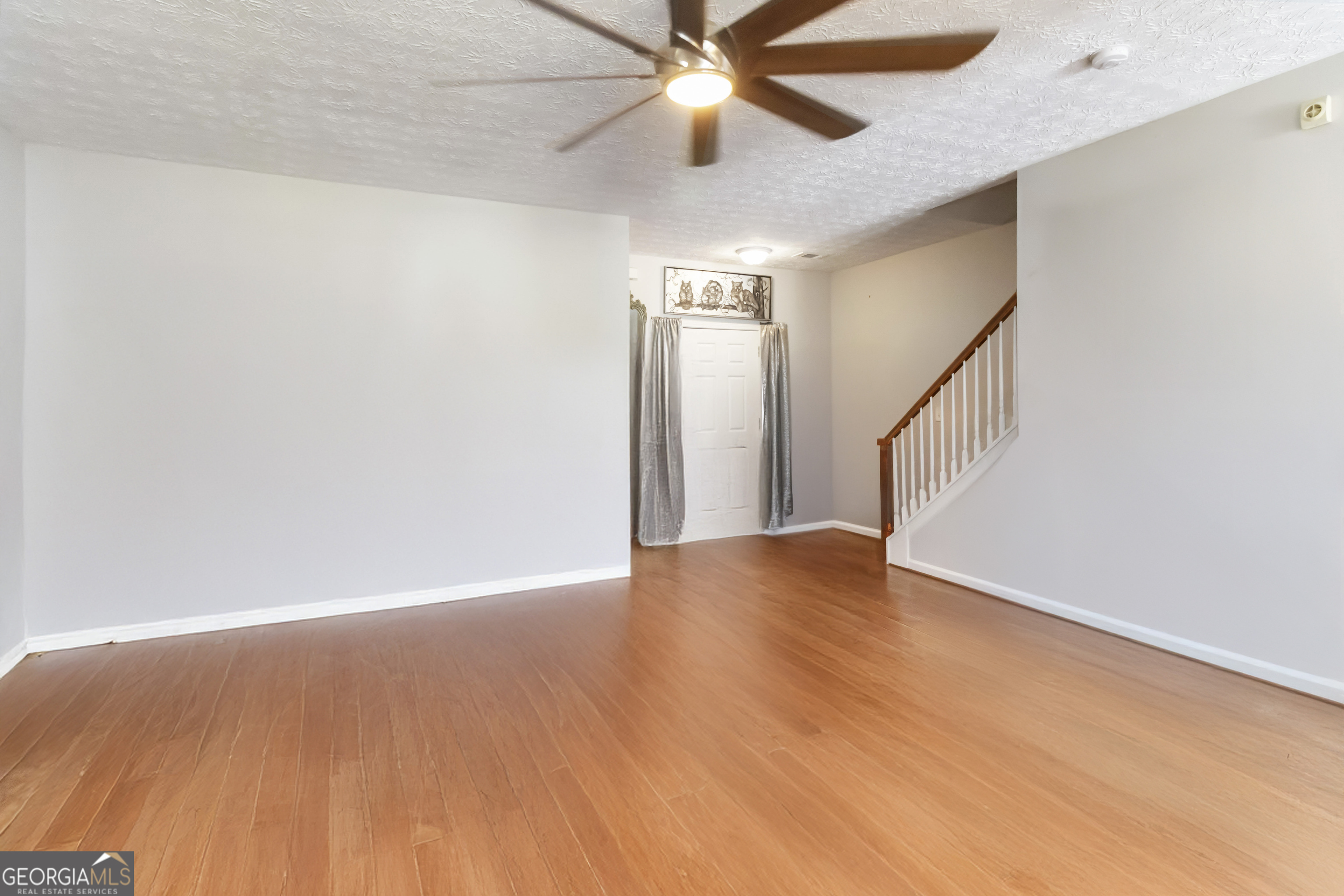 5351 Paramount View WAY