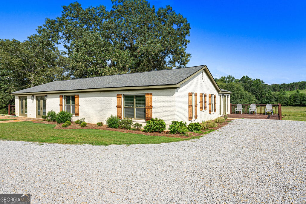 Photo of 1 Legacy Lane, Hartwell, GA 30643 (MLS # 10841040)