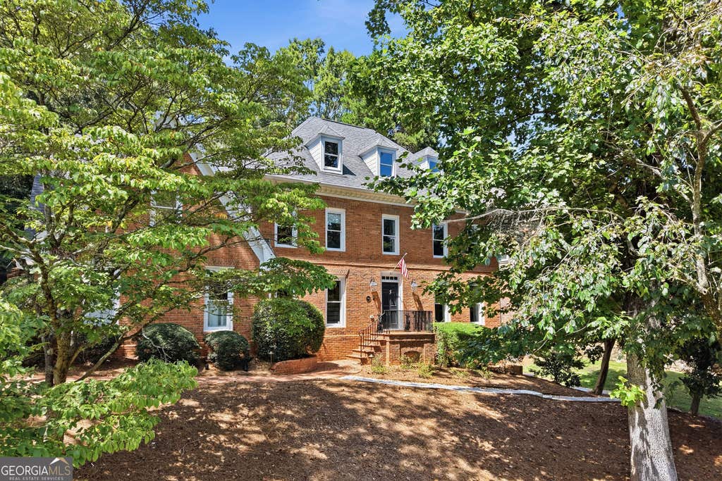 Photo of 7680 Dunvegan Close, Sandy Springs, GA 30350 (MLS # 10828062)