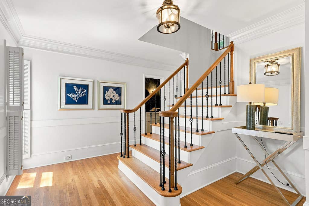 Photo of 7680 Dunvegan Close, Sandy Springs, GA 30350 (MLS # 10828062)