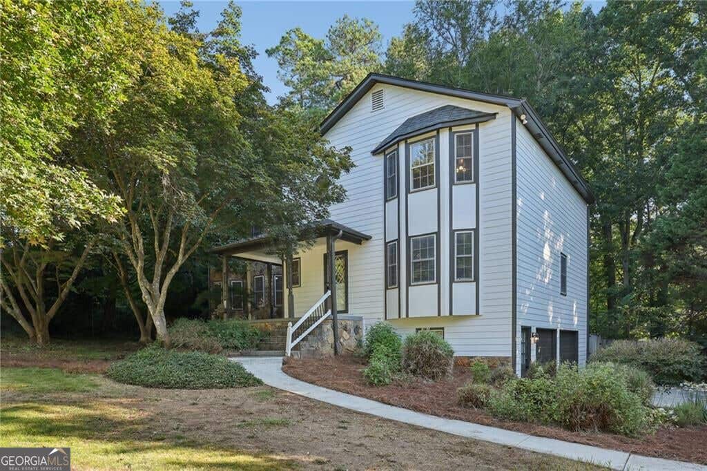 Photo of 1104 Staples Drive SW, Lilburn, GA 30047 (MLS # 10833713)