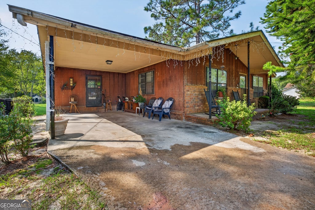 Photo of 302 Lakeview Drive, Glennville, GA 30427 (MLS # 10850980)