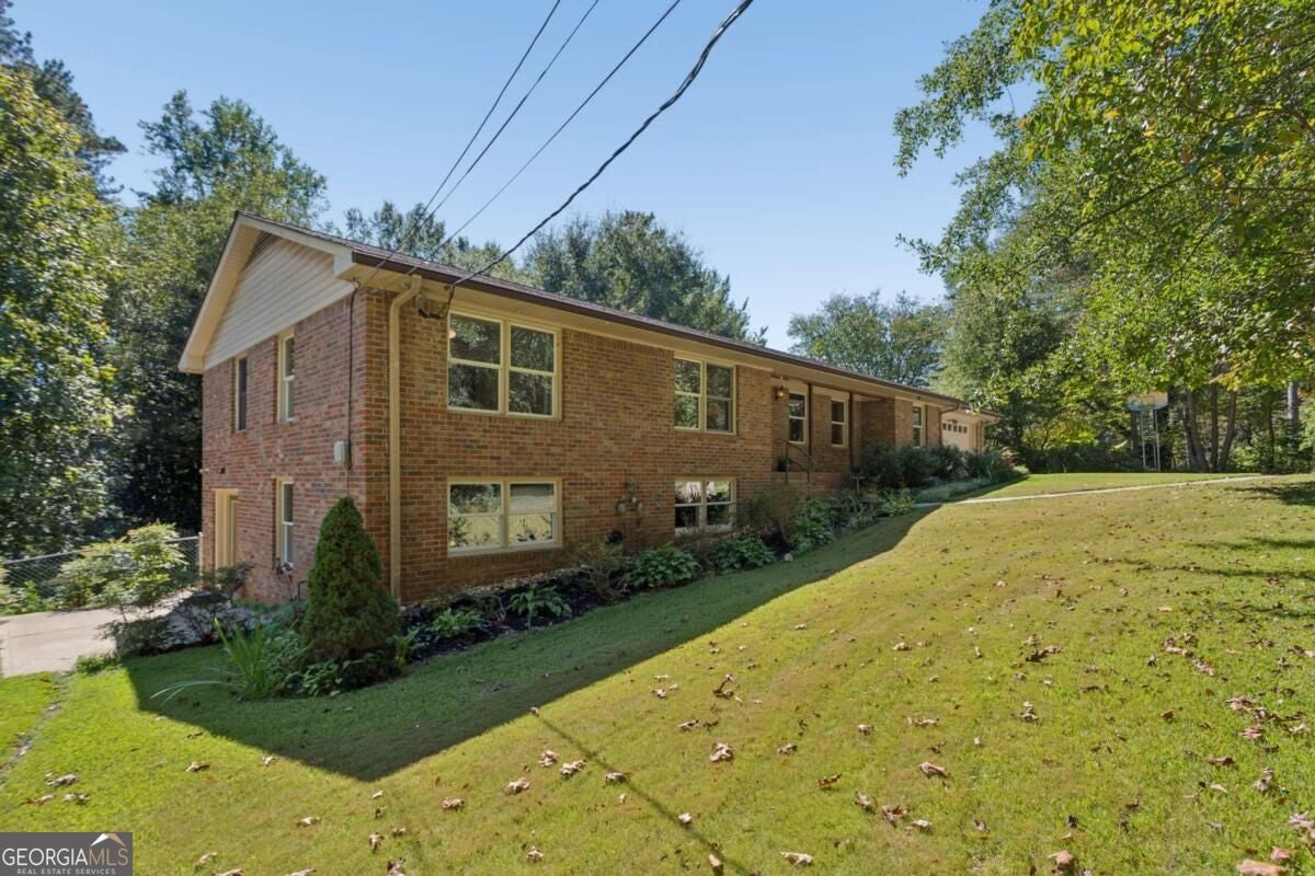 2458 Emory LN NE