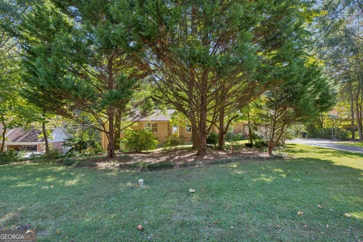 2458 Emory LN NE