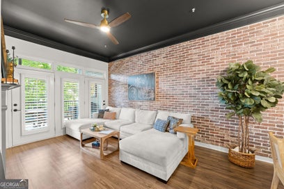 812 Creek View LN Roswell GA 30075