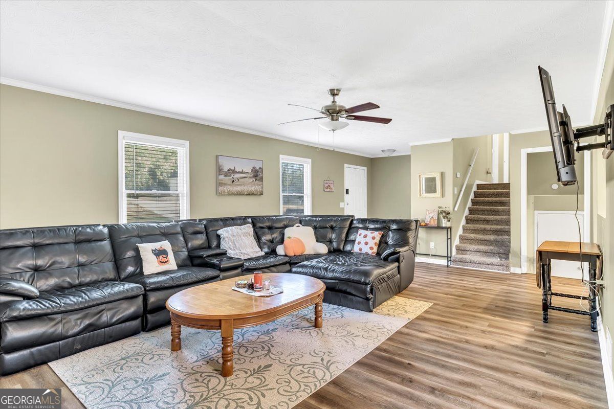 450 Valley Woods CIR SE