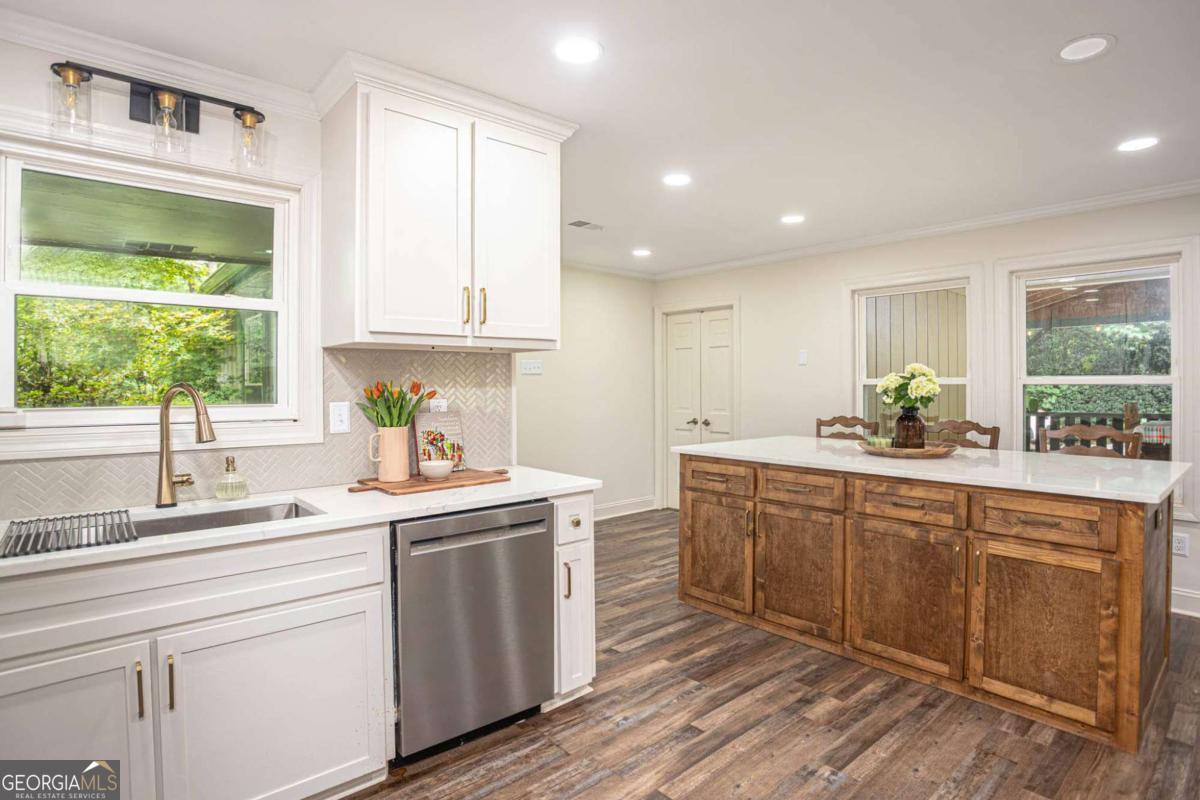 1776 Bear Cave SW