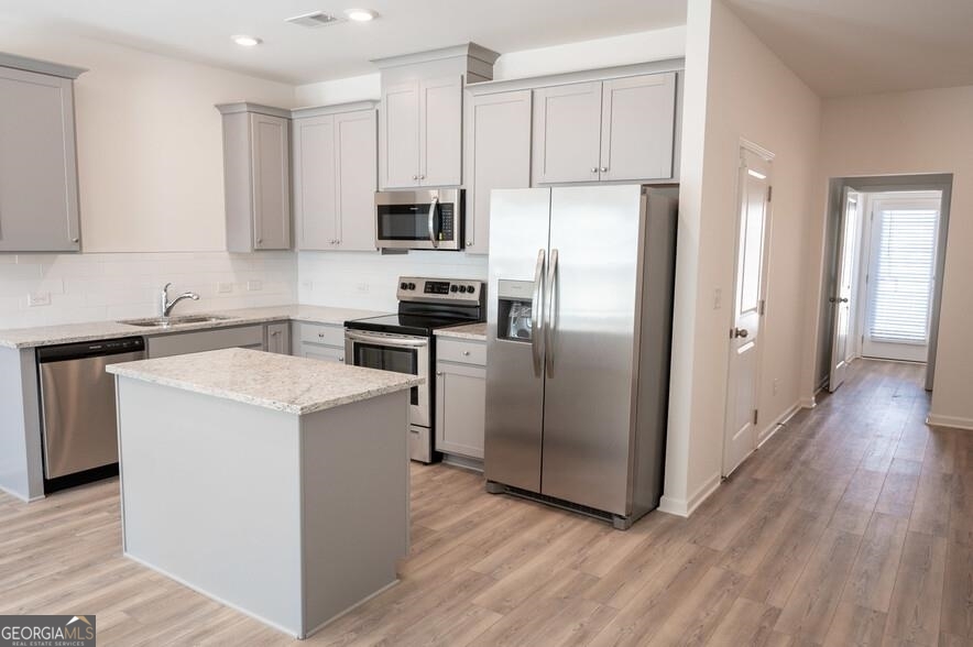 College Park, Georgia 30349, United States, 4 Bedrooms Bedrooms, ,2 BathroomsBathrooms,Residential,Active,63140